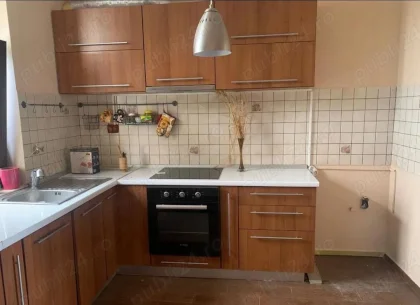 BRASADAS vinde casa cu 3 cam teren 770mp in Lazuri.