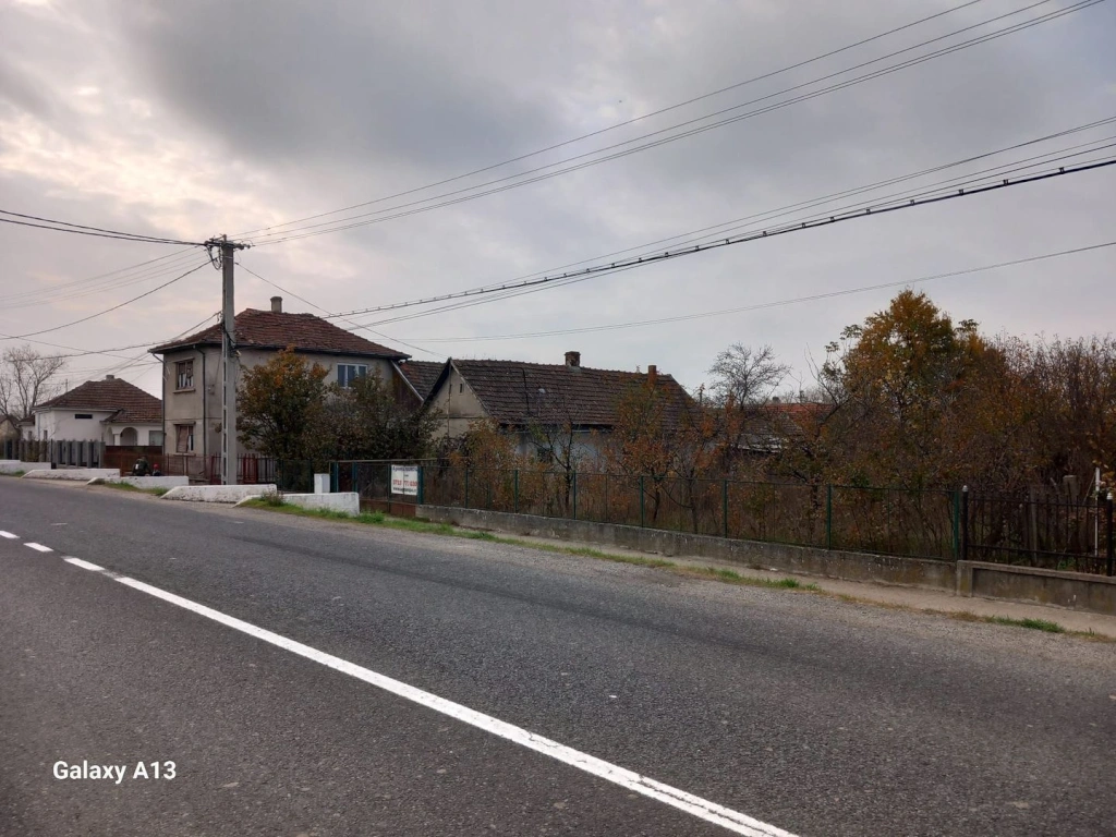 BRASADAS vinde casa individuala in Ardud langa SANTEC.