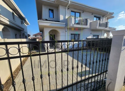 Duplex. Dumbravita. Toate utilitatile. Asfalt.