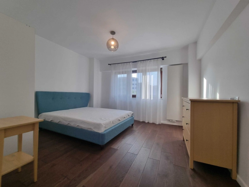 Ag BRASADAS închiriază ap 2 cam etaj 4/7 Pta Unirii.