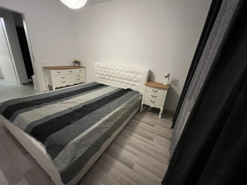 Ag BRASADAS vinde ap 2 cam E3/3 2016 cu parcare zona Fundeni