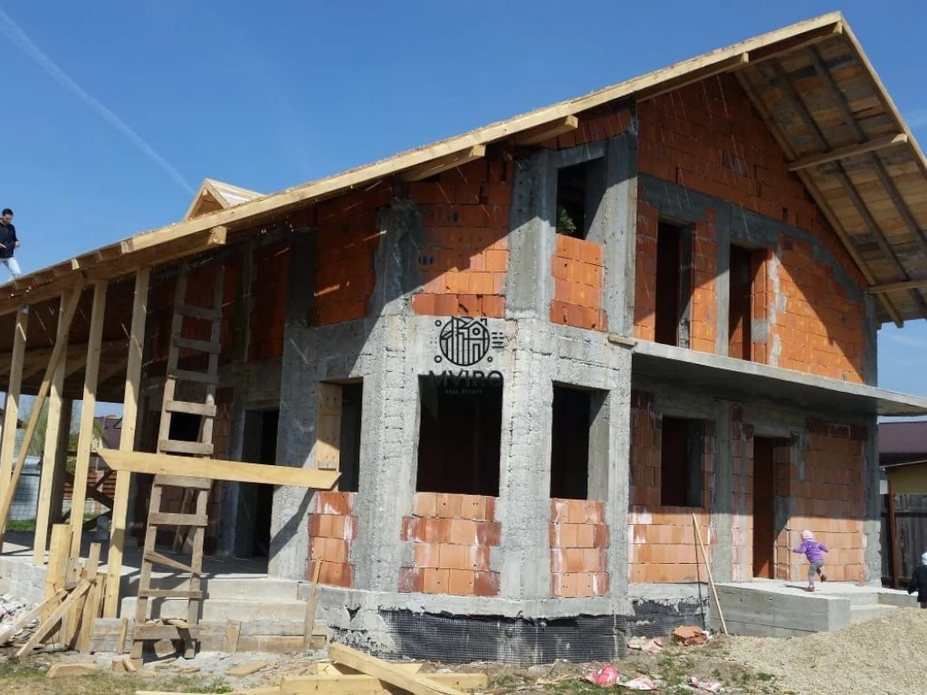 Vilă Modernă și Spațioasă în Comuna Berceni – 185.000€