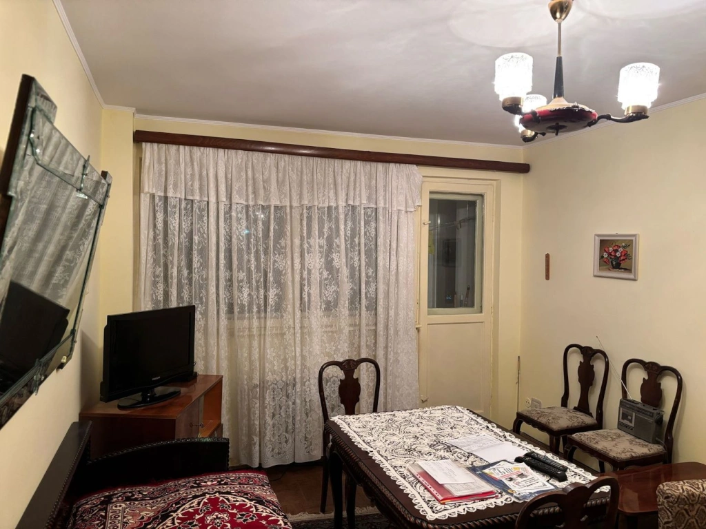 Apartament 2 camere, visavis de Grigore Alexandrescu - Piata Victoriei