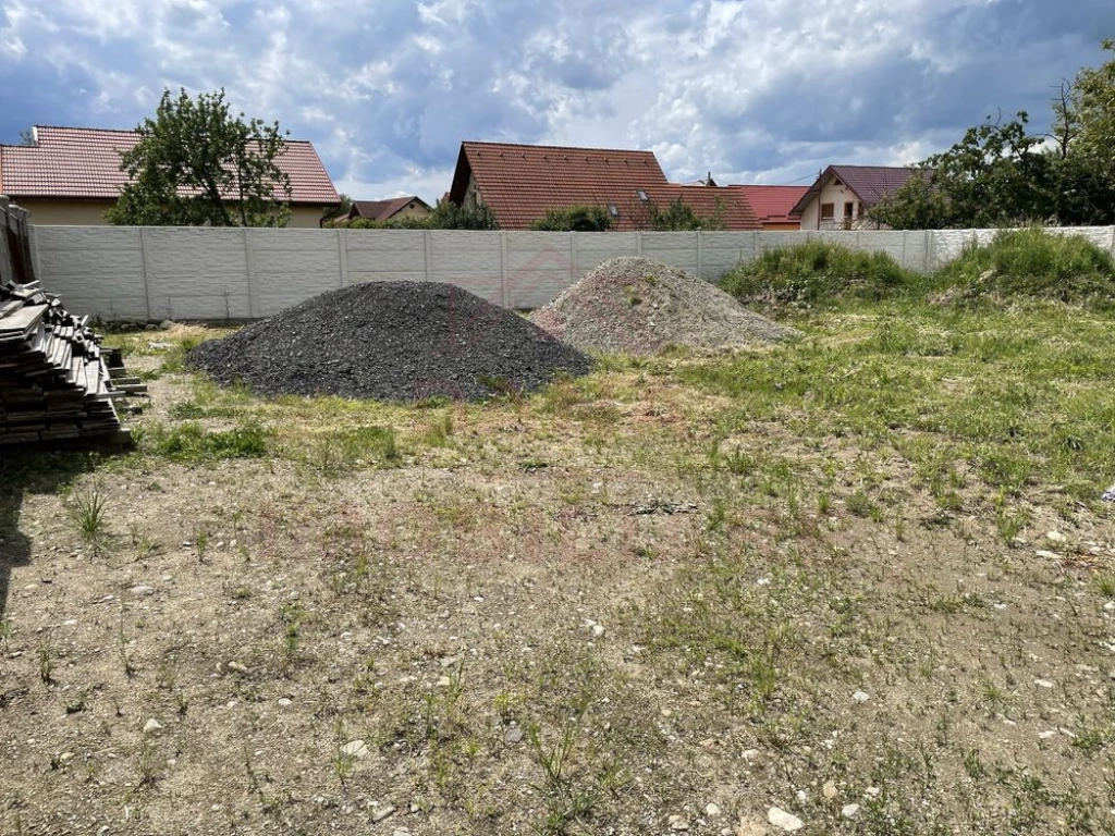 TEREN INTRAVILAN DE VÂNZARE 545 MP \ CARANSEBEȘ \ZONA RACOVIȚEI